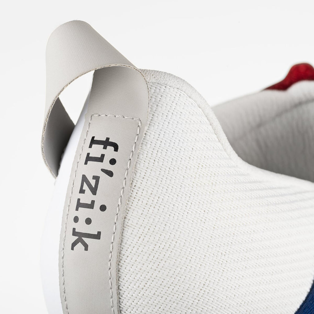 FIZIK TRETRY TRANSIRO HYDRA AEROWEAVE CARBON BIAŁO/CZERWONO-NIEBIESKIE (TRR2PAR1K20RB)
